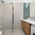 아파트 Stylish Doki With Air Conditioning & Parking In By Renters *